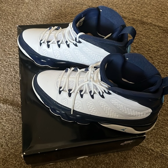 Men’s Jordan 9 retro - Picture 4 of 7